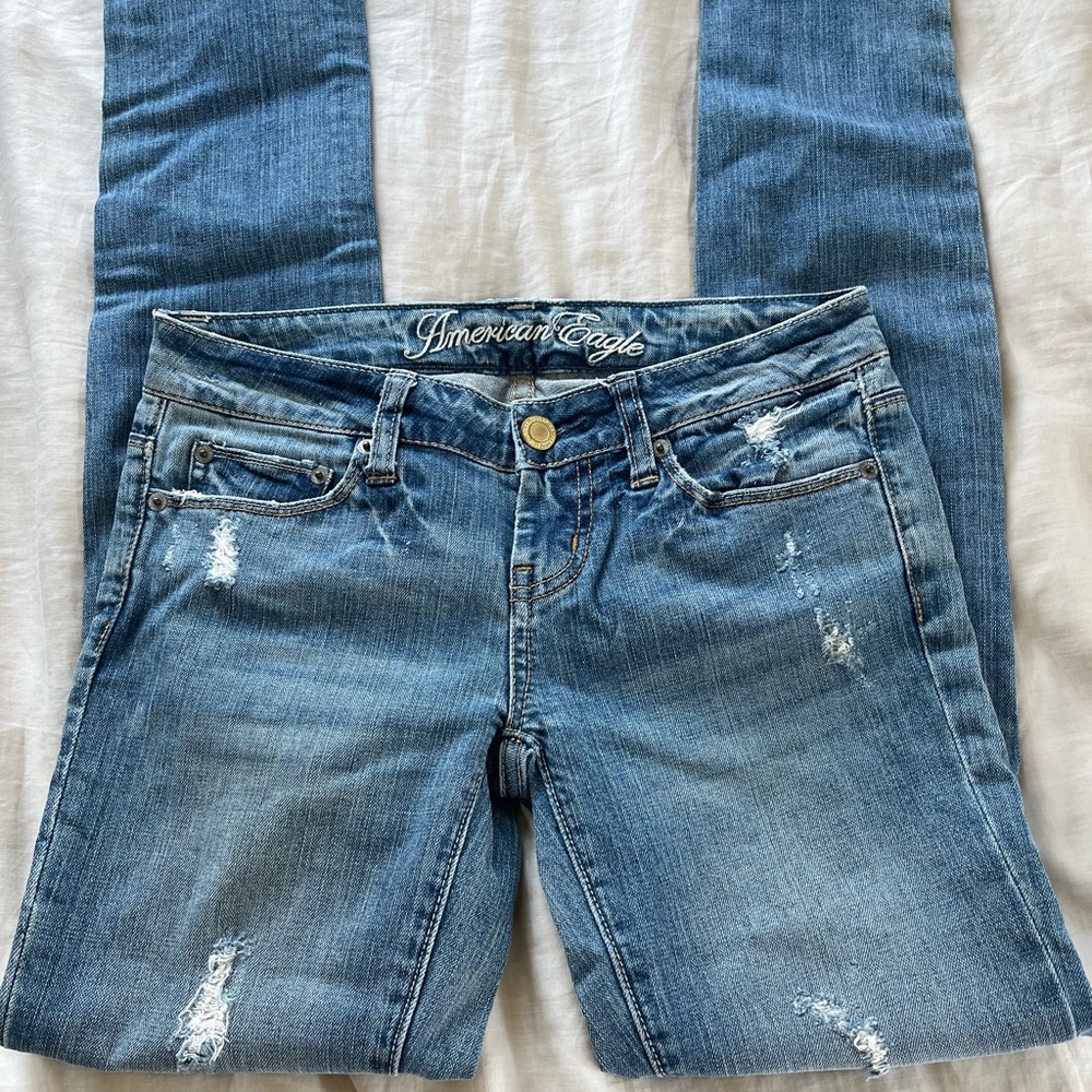 American Eagle Outfitters Women's Blue Distressed Jeans
